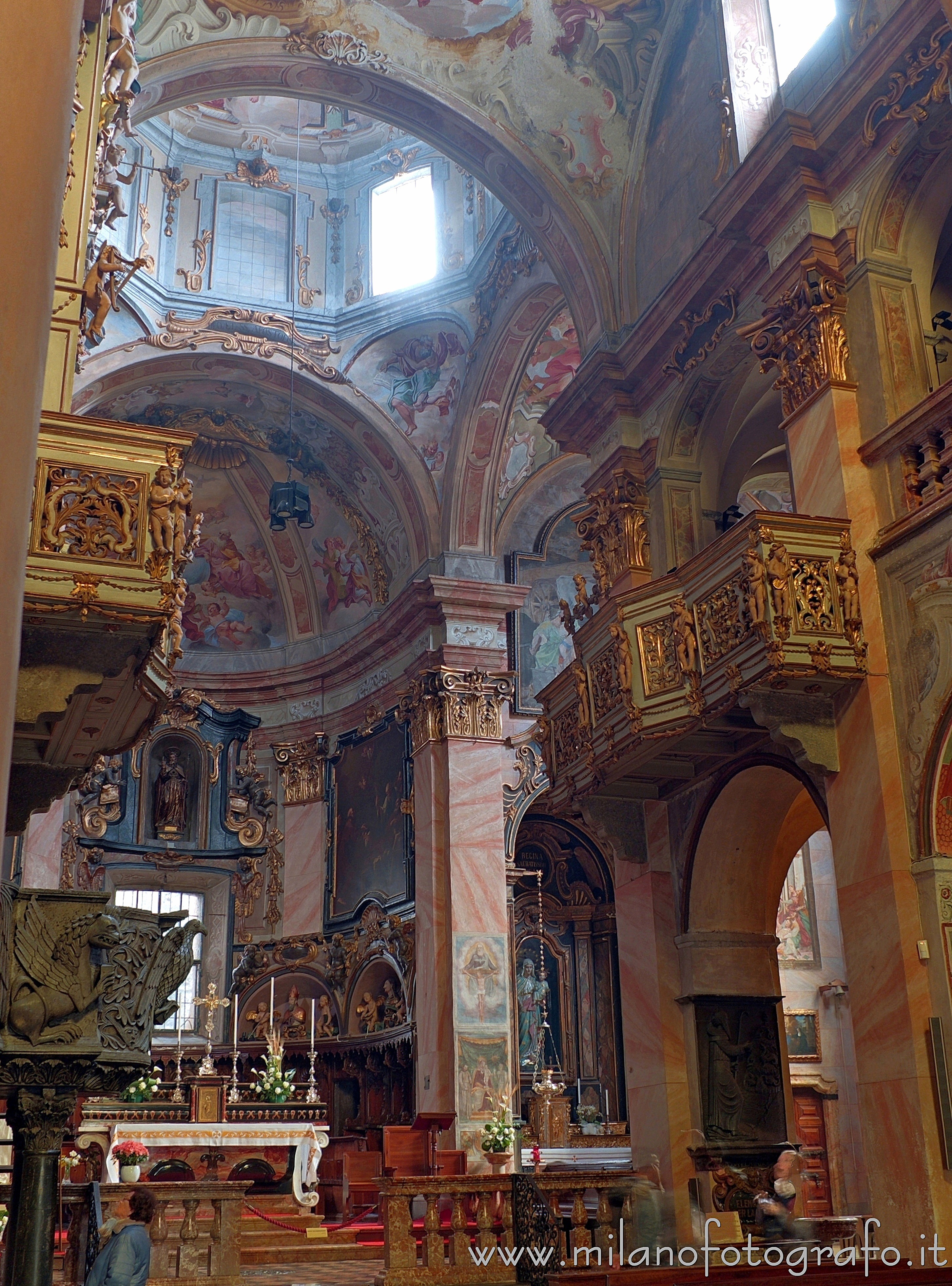 Orta San Giulio (Novara, Italy) - View of the interior of the Basilica of San Giulio - Full resolution picture